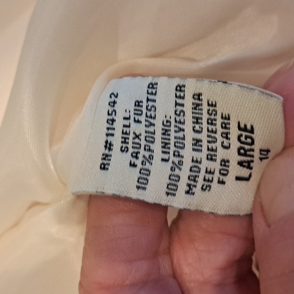 JOUJOU Women's Cream Faux Fur Jacket - Picture 7 of 7